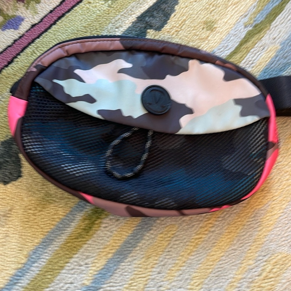 Pre- own Fanny bag Luluemon